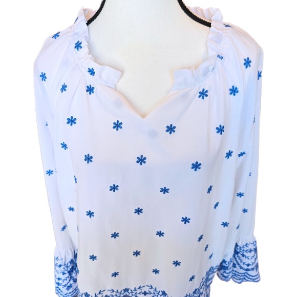 Belle by Kim Gravel Peasant Blouse Medium White Blue Floral Embroidered Boho - Picture 3 of 8